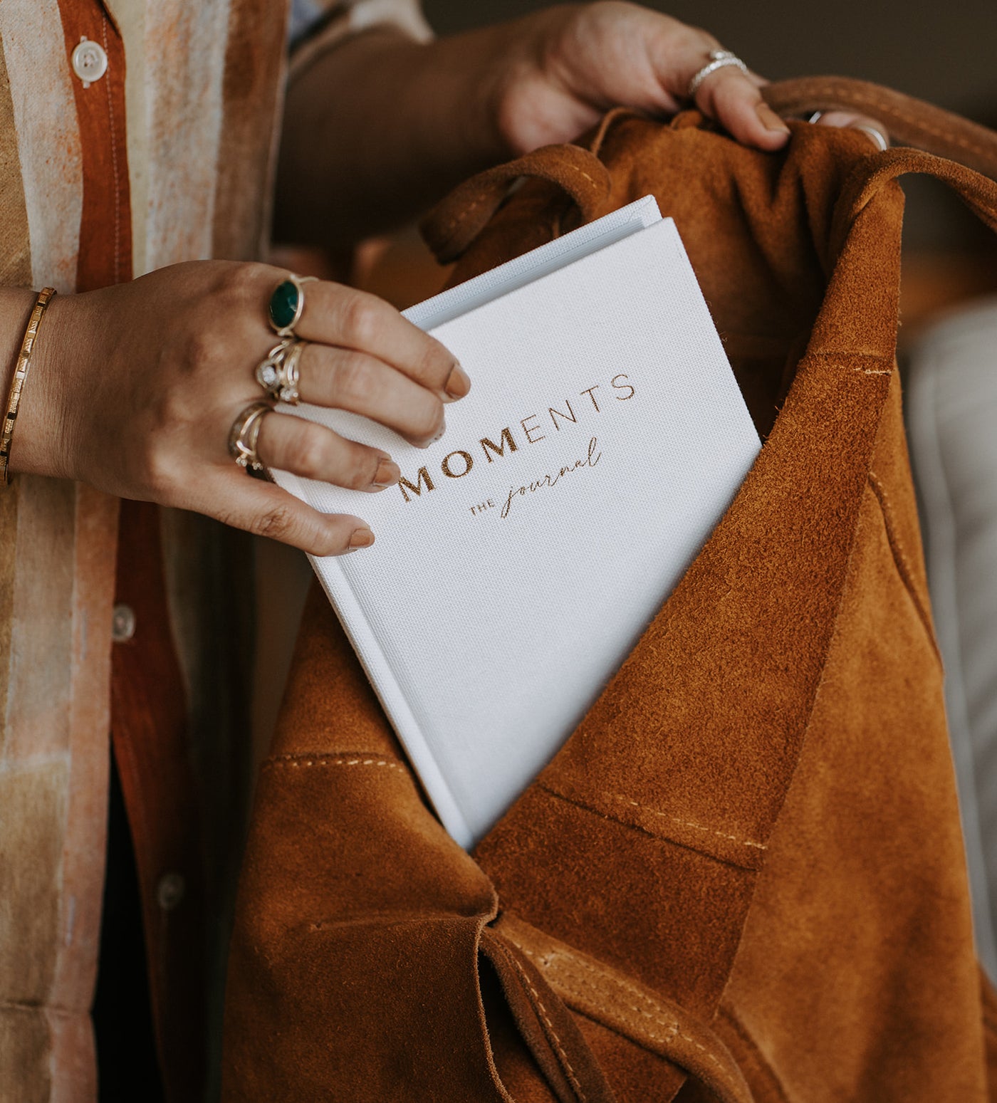 M O M E N T S - The journal for moms
